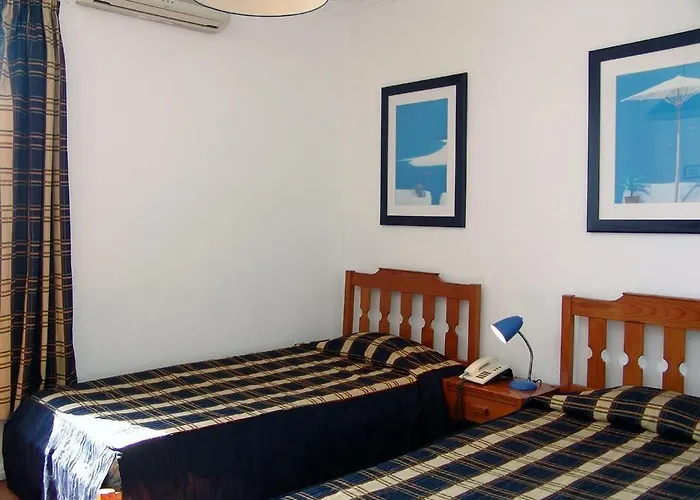 Turisticos Regina 3* אלבופיירה